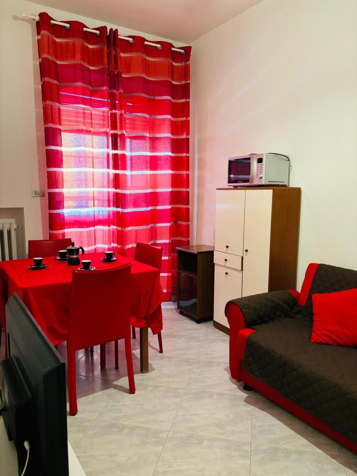 Matthias Central Rooms And Accomodation Bari Exteriör bild