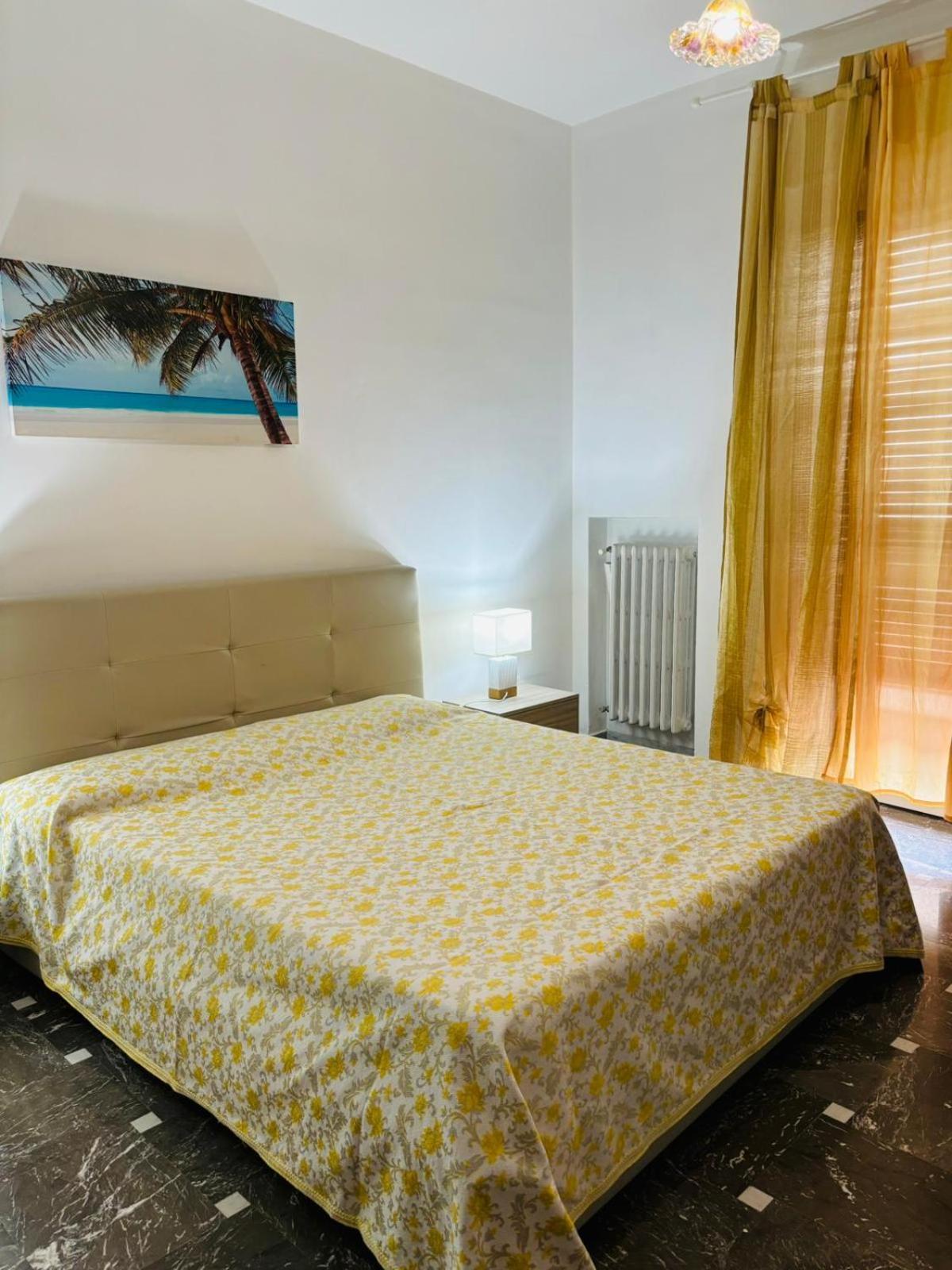 Matthias Central Rooms And Accomodation Bari Exteriör bild