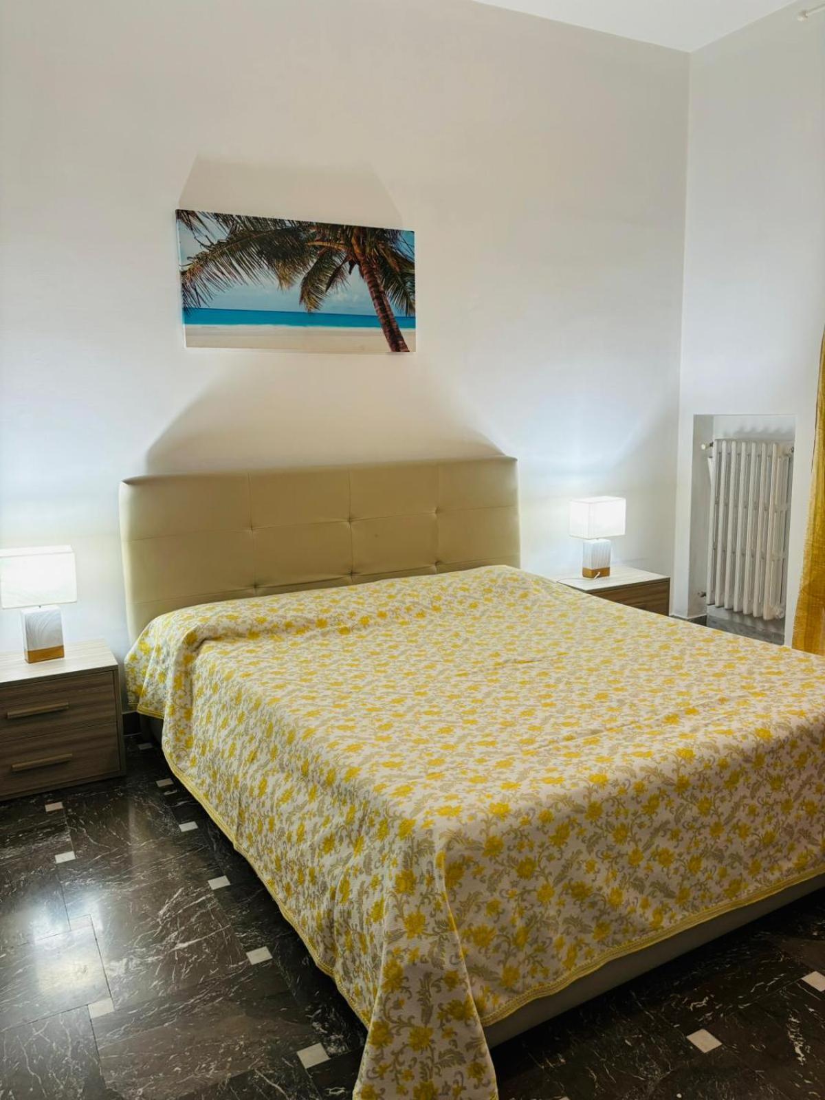 Matthias Central Rooms And Accomodation Bari Exteriör bild