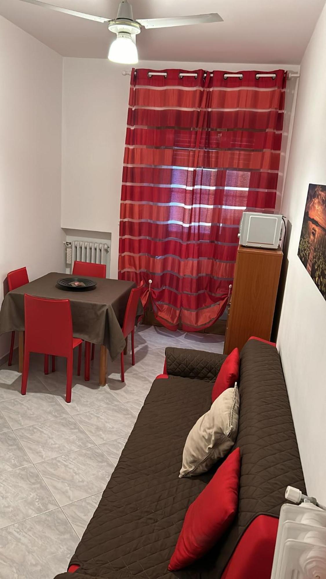 Matthias Central Rooms And Accomodation Bari Exteriör bild