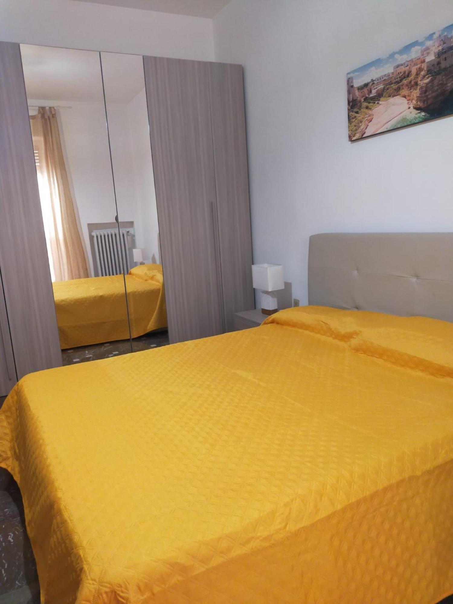 Matthias Central Rooms And Accomodation Bari Exteriör bild