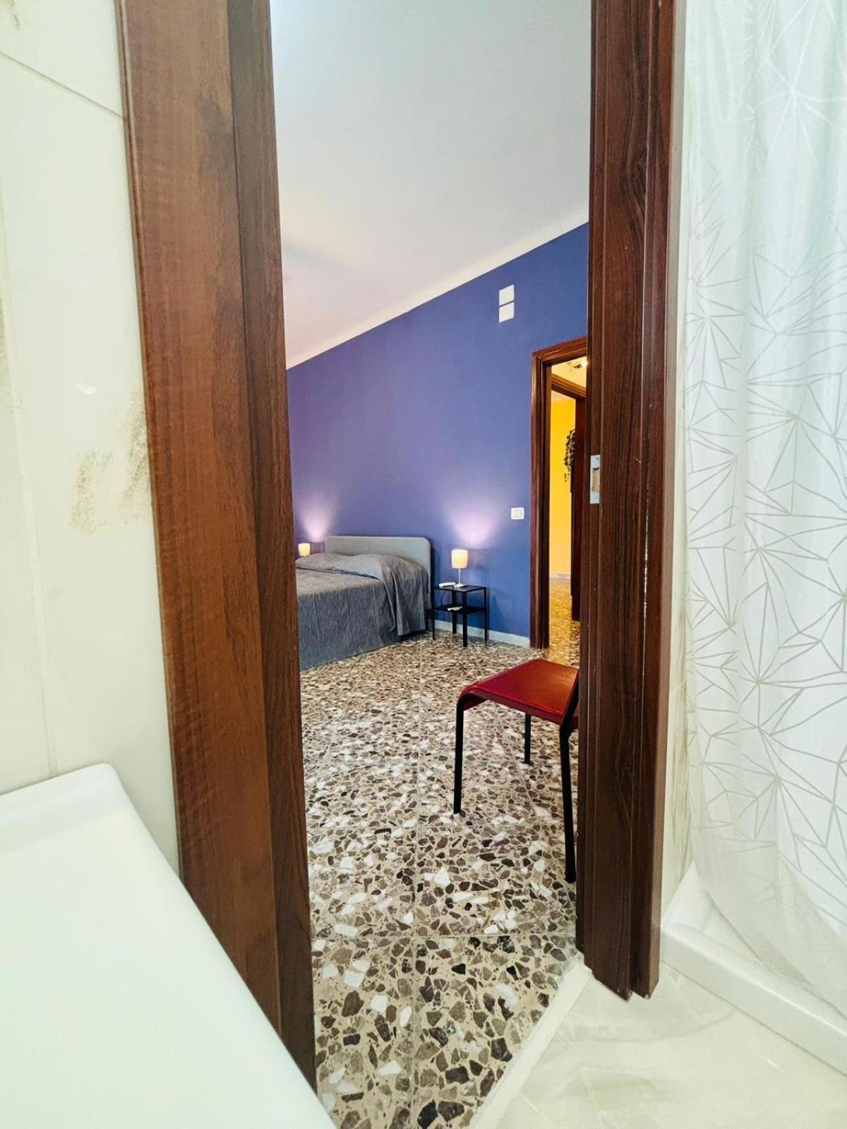 Matthias Central Rooms And Accomodation Bari Exteriör bild