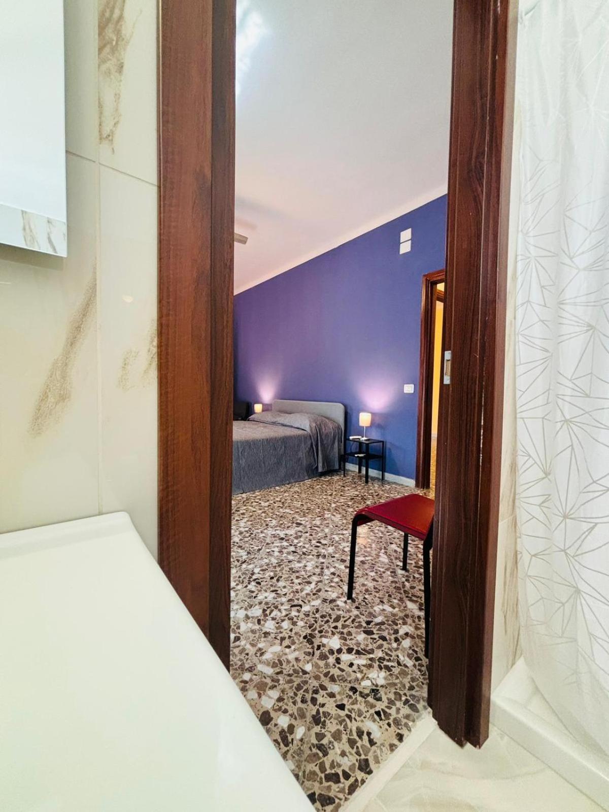 Matthias Central Rooms And Accomodation Bari Exteriör bild